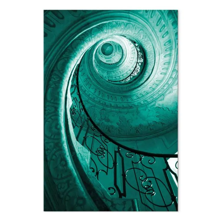 Wendeltreppe - Foto vom Treppenhaus in einer türkisfarbenen Farbe