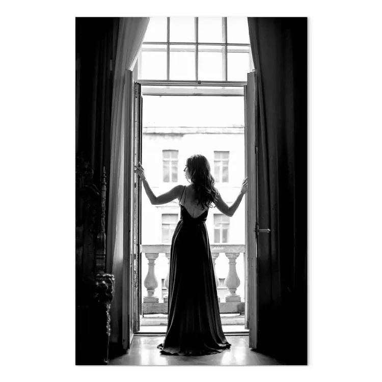 Frau im Fenster - Schwarzweiß-Foto mit einer Frauen-Silhouette