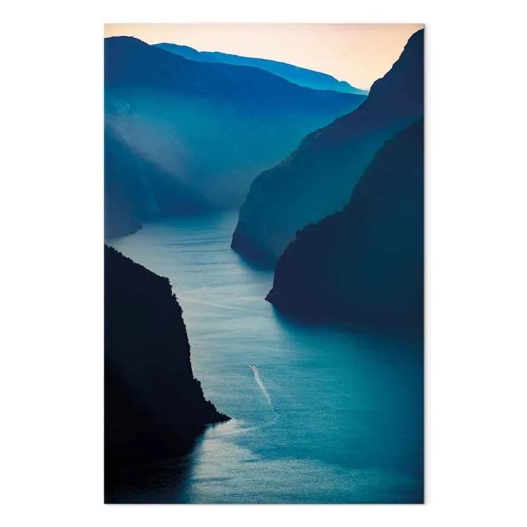 Aurlandsfjord (1-teilig) Vertikal - Blauer Landschaft unter den Bergen