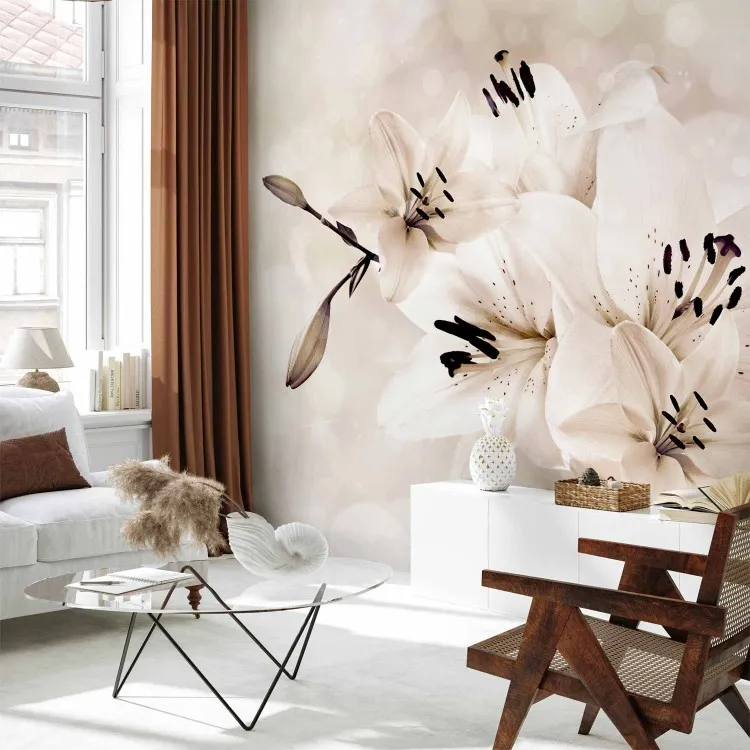 Magische Lilien - Glamouröses Blumenmotiv auf hellem Hintergrund