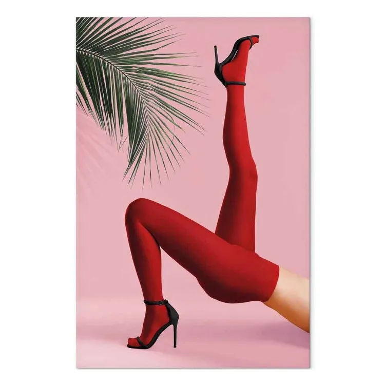 Rote Strumpfhosen (1-teilig) - Weibliche Beine vor grüner Palme