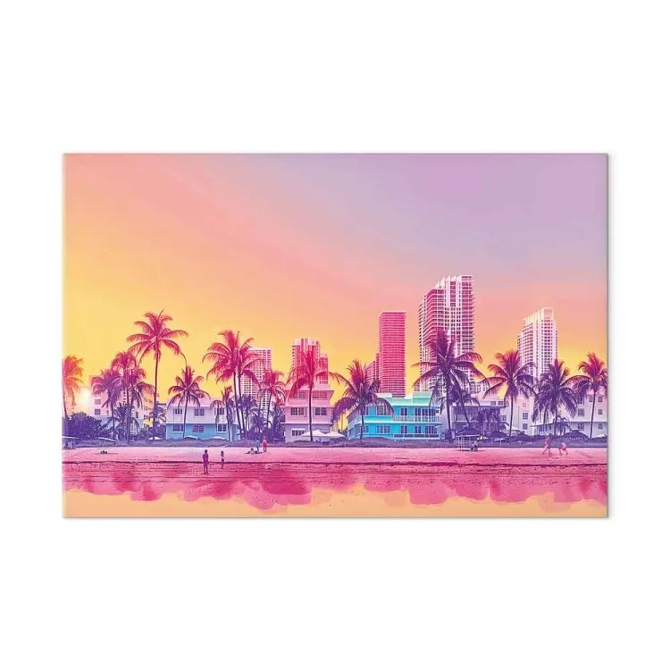 Neon-Strand - bunte Gebäude und Palmen bei Sonnenuntergang